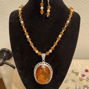 True stones necklace